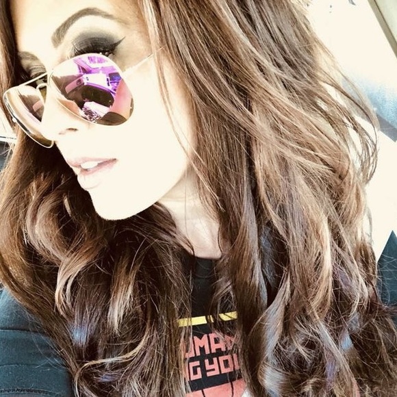 Rose Gold Mirrored Aviator Sunglasses - Picture 3 of 4